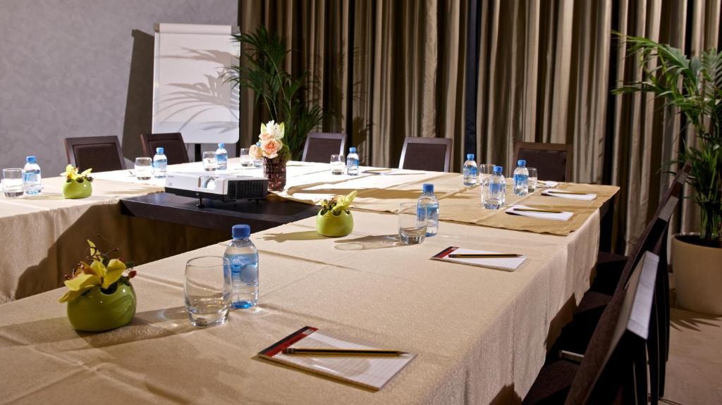 The Royal Riviera Hotel Doha Dış mekan fotoğraf